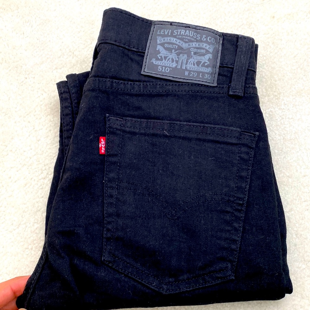 Men Levi’s  pant in black once worn like a brand new W29 L30 model 510 skinny
